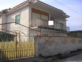 Intero fabbricato in località lE vAGNOLE in Vendita