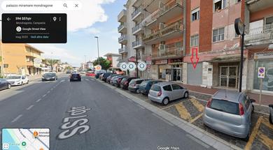 Locale commerciale ristrutturato in via Domitiana in Affitto