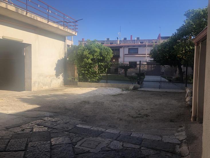  id.4961700