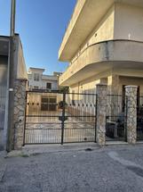 Fabbricato composto da 2 appartamenti in pieno centro urbano in Vendita