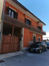 Fabbricato con 2 unità abitative in Via Milazzo in Vendita