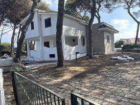 Villa di ampia metratura in corso di ristrutturazione in Vendita
