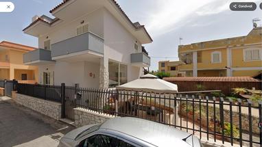Villa in vendita in Via Garigliano in Vendita