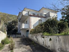 Villa in località Le Vagnole Monte in Vendita