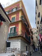  appartamento al piano attico con ascensore quartiere Chiaia - Napoli in Vendita