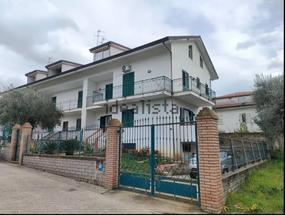 Villetta a schiera di mq. 300 in Vendita