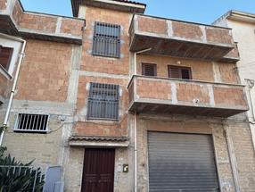 Appartamento con garage in Via XI Febbraio in Vendita