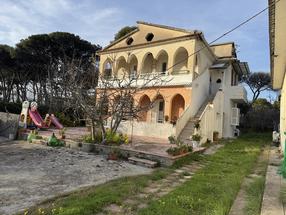 Villa di mq. 163 con ampio giardino arredata e ristrutturata in Affitto / vendita