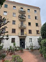 Ampio appartamento nel suggestivo contesto del Comune di Napoli in Vendita