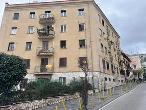 Ampio appartamento nel suggestivo contesto del Comune di Napoli in Vendita