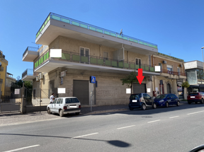 Locale commerciale in Via Domiziana in Affitto