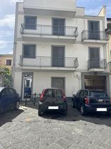 Locale commerciale ristrutturato di mq. 100 in Affitto