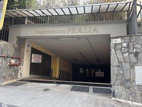 N. 2 Garage in Via Consalvo a Fuorigrotta in Vendita