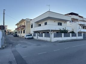 Villa indipendente di mq. 206 ottimamente rifinita in Vendita