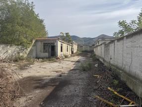 Ampiop Piazzale fronte strada Domiziana in Affitto